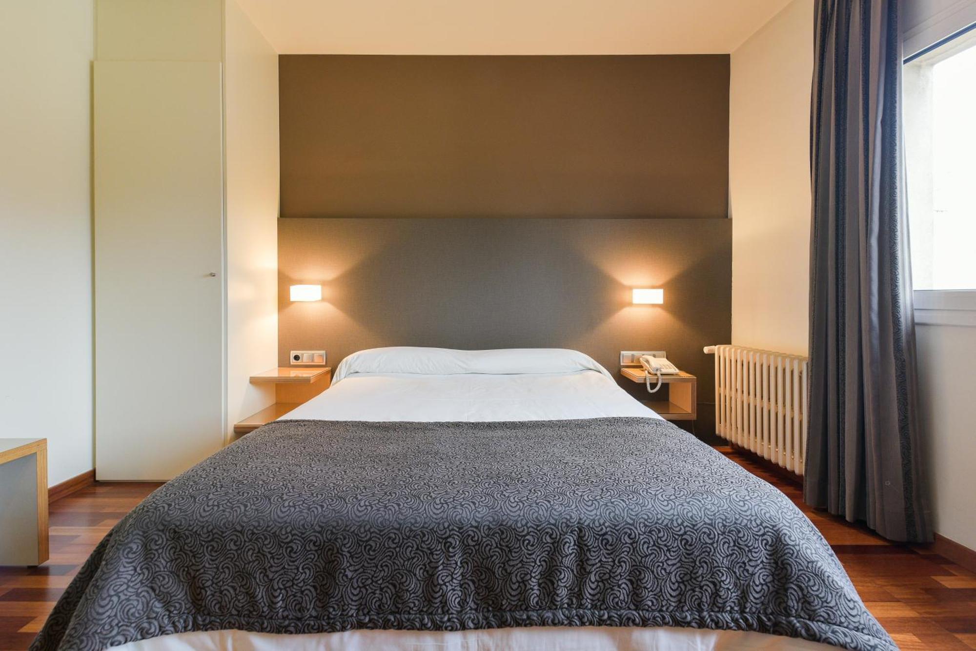 Hotel Robert La Pobla de Claramunt Extérieur photo